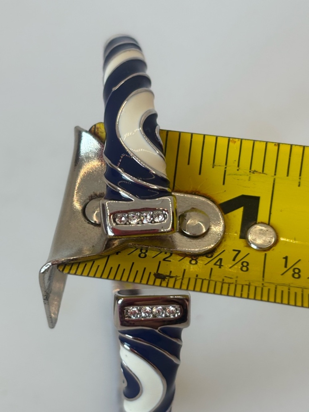 Lauren G Adam’s Navy & White Wave-Pattern Bangle Bracelet - Picture 6 of 6
